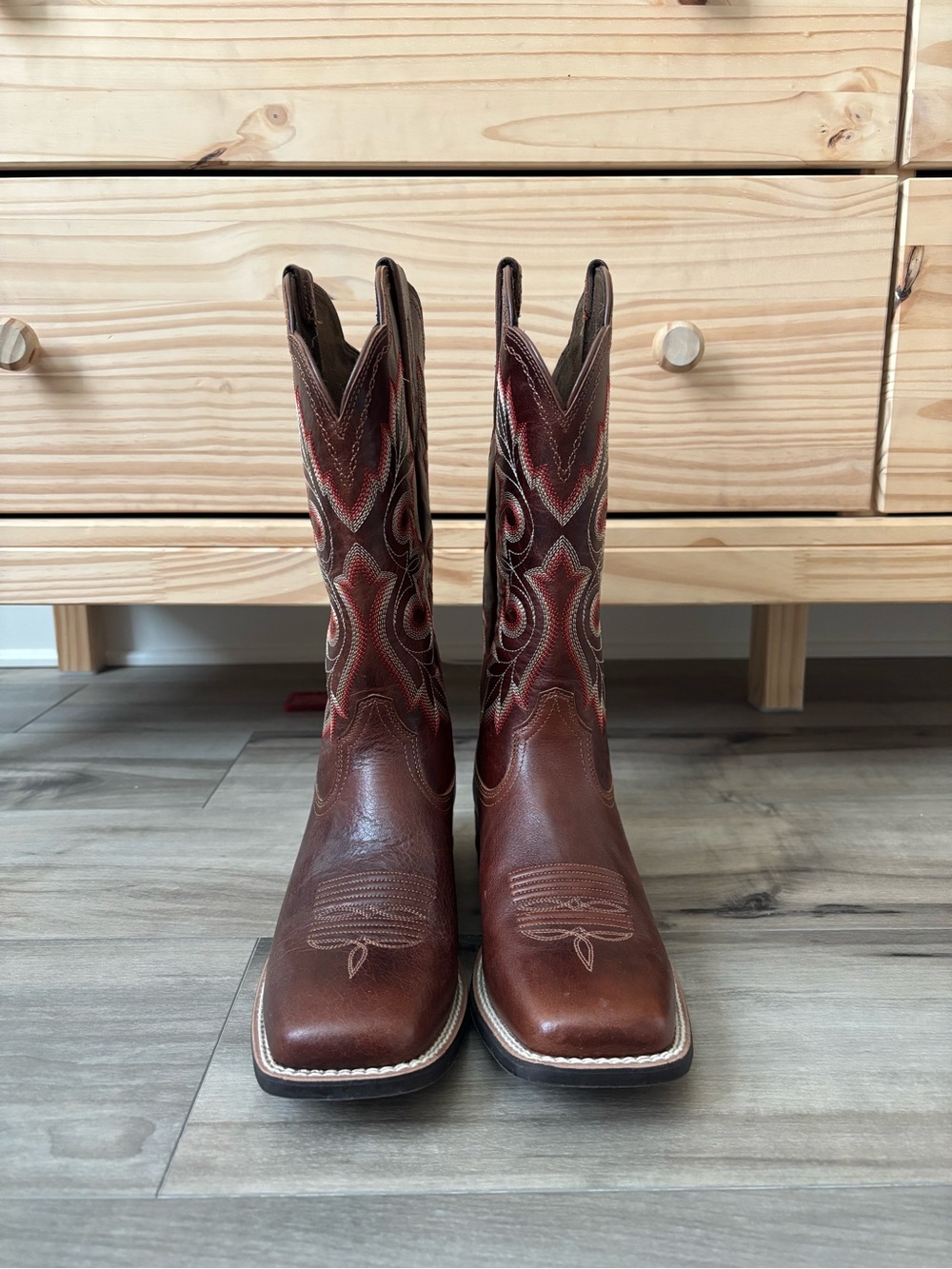 Ariat women’s cowgirl boots - Picture 2 of 13